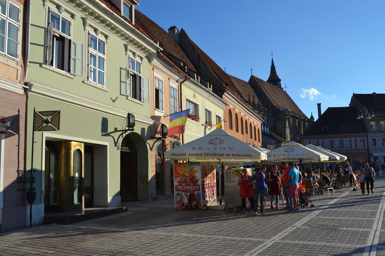Casa Krone - Piata Sfatului Braşov Exterior foto