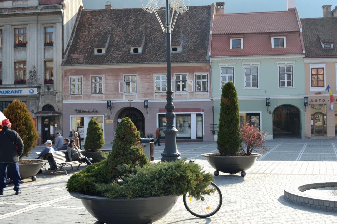 Casa Krone - Piata Sfatului Braşov Exterior foto